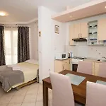 Roza Lägenhet Omiš