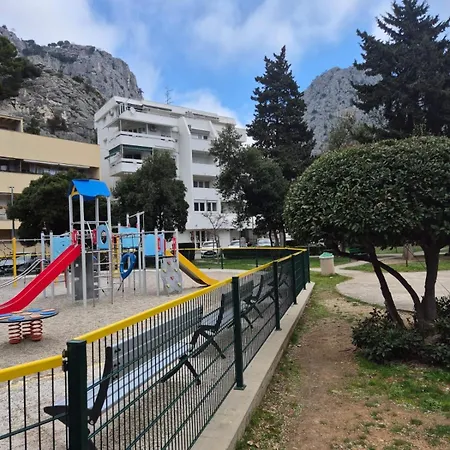 Roza Lägenhet Omiš