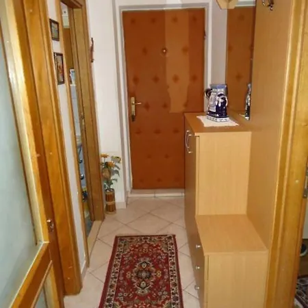 Apartment Roza Omis